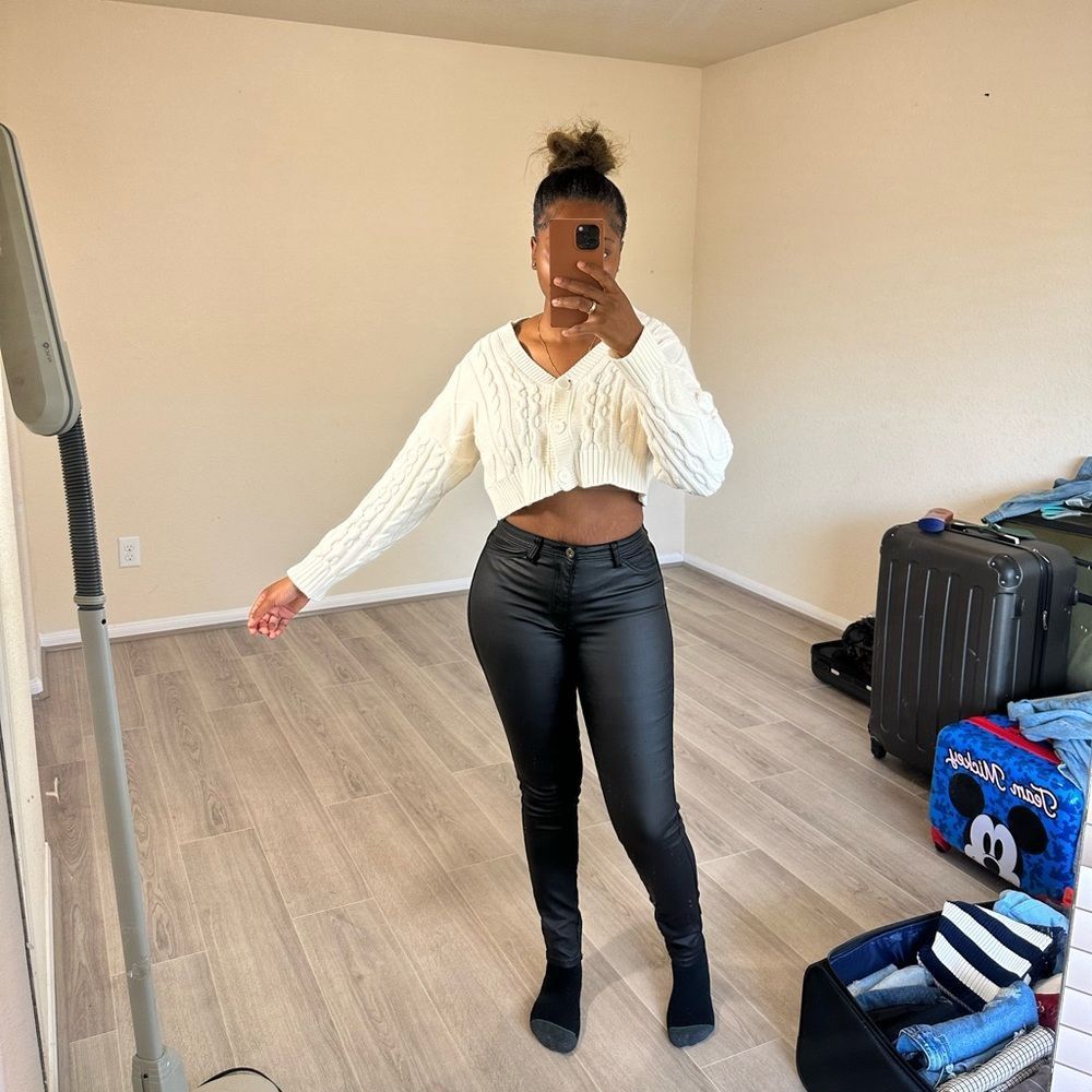 Forever 21 Cream Crop Top Button Down Cardigan SZ M